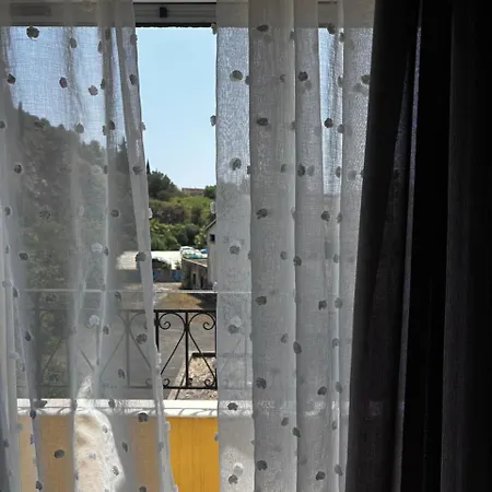 Litsa's Port Apartment